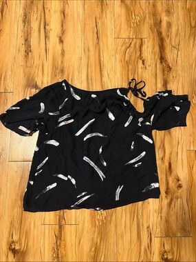 Joie Navy Off-Shoulder Blouse with White Brushstroke Motif